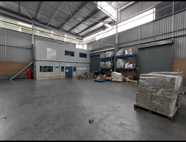 7,838M² WAREHOUSE TO LET IN CLAYVILLE